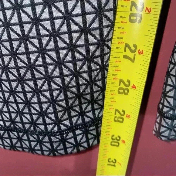 Lululemon Black & Gray Leggings - Picture 4 of 8